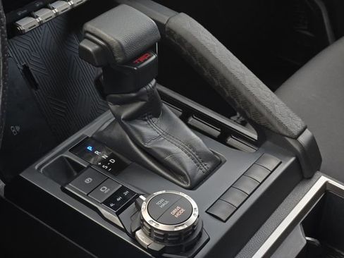 Used 2024 Toyota Tacoma TRD Sport w/ TRD Sport Upgrade Package image 22