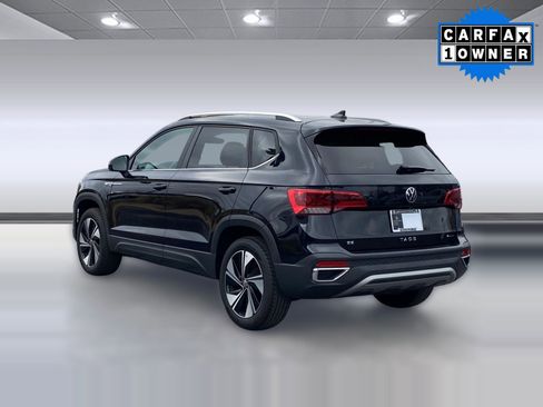 Used 2024 Volkswagen Taos SE image 3