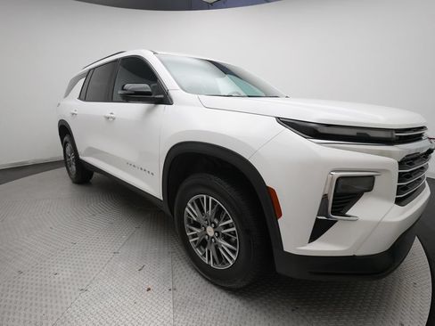 Used 2026 Chevrolet Traverse LT w/ Driver Confidence Package AWD/4WD image 37