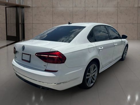 Used 2018 Volkswagen Passat 2.0T R-Line FWD image 3