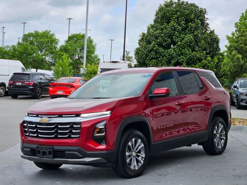 Used 2025 Chevrolet Equinox LT w/ Safety and Technology Package AWD/4WD image 3