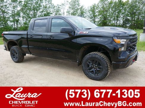 New 2026 Chevrolet Silverado 1500 Custom Trail Boss AWD/4WD image 1