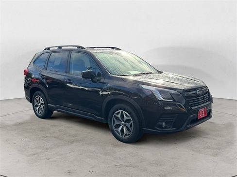 Used 2022 Subaru Forester Premium image 7