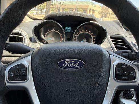 Used 2017 Ford Fiesta SE image 26