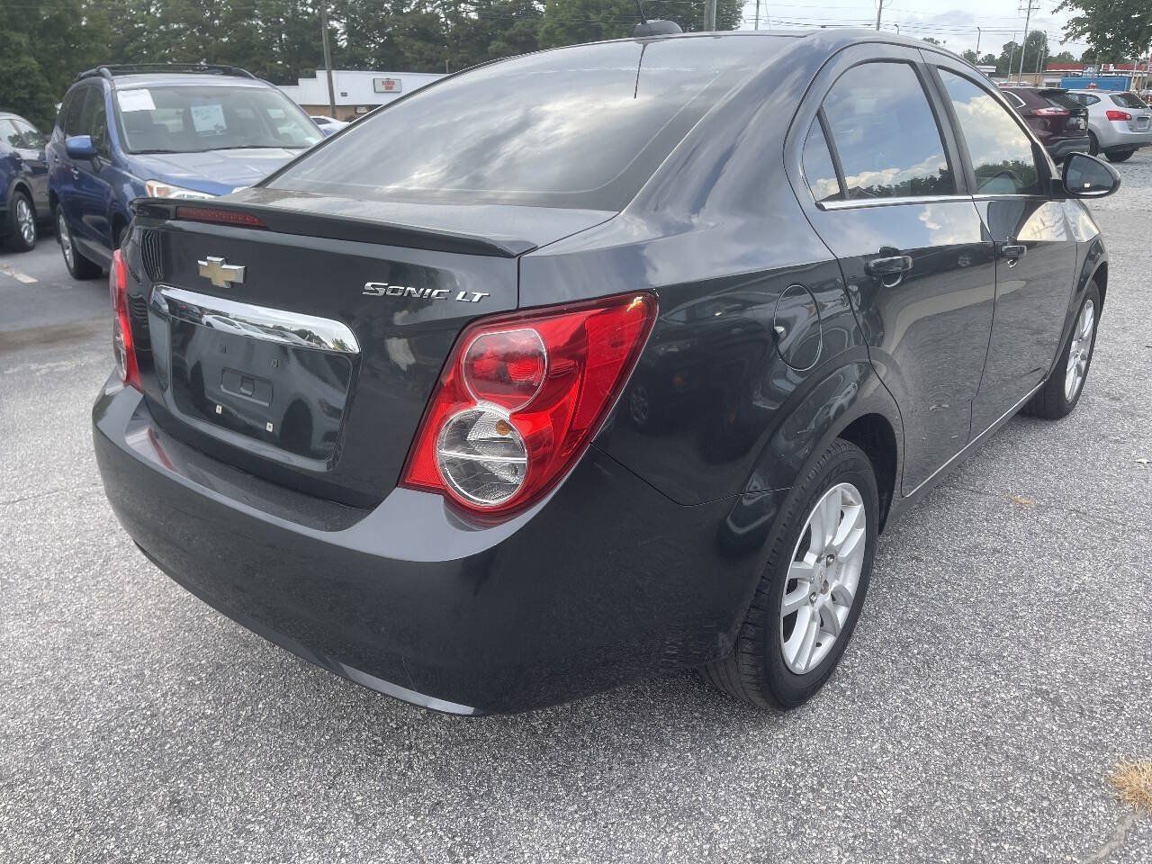 Used 2015 Chevrolet Sonic LT w/ Wheels and Fog Lamp Package FWD image 5