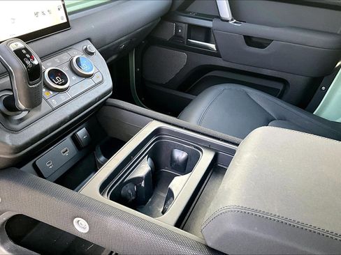 Used 2023 Land Rover Defender 110 75th Limited Edition image 17