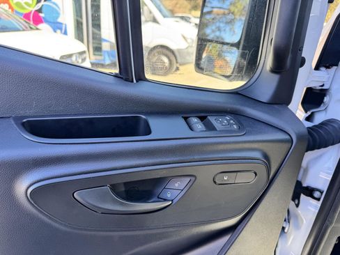 Used 2025 Mercedes-Benz Sprinter 2500 image 6