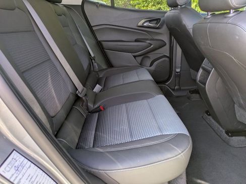 Used 2025 Chevrolet Trax LT w/ LT Convenience Package image 23