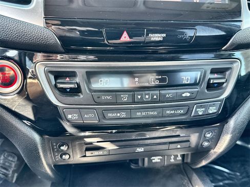 Used 2018 Honda Pilot Elite image 27