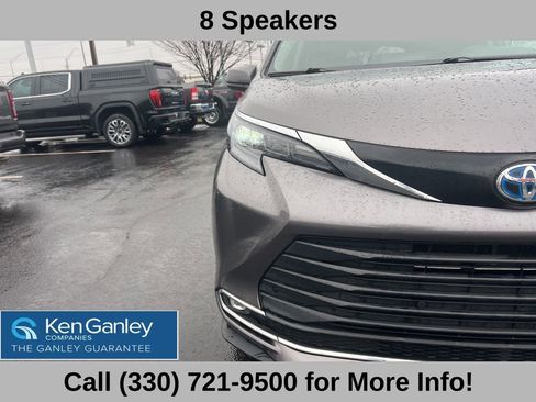 Used 2024 Toyota Sienna XLE image 17