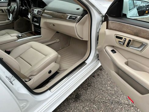 Used 2014 Mercedes-Benz E 350 4MATIC Sedan image 19