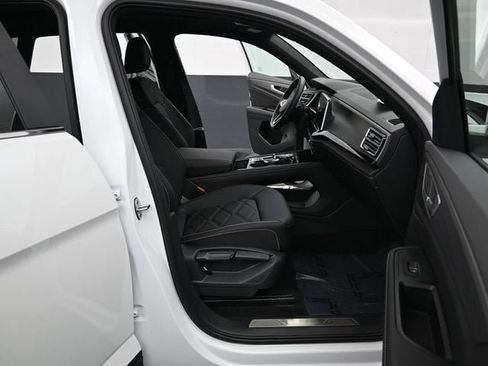 New 2026 Volkswagen Atlas Cross Sport SE AWD/4WD image 14