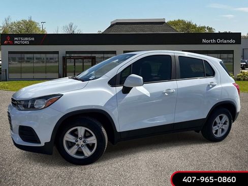Used 2020 Chevrolet Trax LS FWD image 1