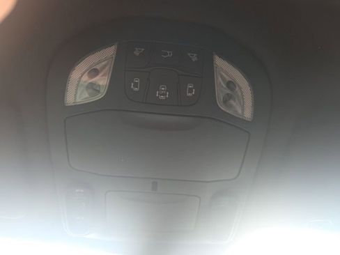 Used 2023 Chrysler Pacifica Limited w/ Uconnect Theater Family Group image 34