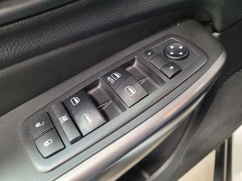 Used 2019 Jeep Cherokee Latitude w/ Popular Appearance Group AWD/4WD image 27
