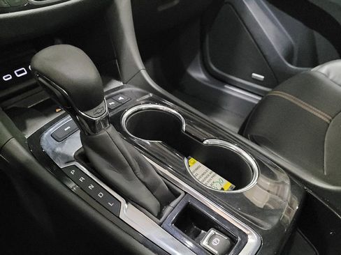 Used 2023 Chevrolet Equinox Premier image 26