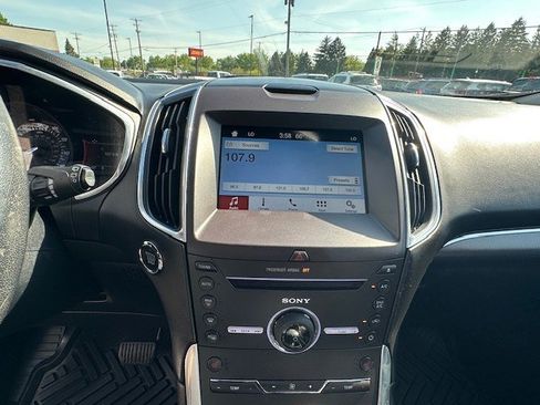 Used 2016 Ford Edge Titanium image 13