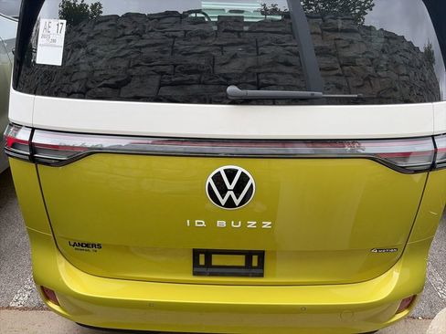 Used 2025 Volkswagen ID. Buzz 1st Edition image 4