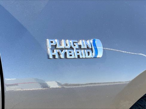 Used 2018 Toyota Prius Prime Premium image 10