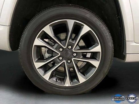 Used 2023 Jeep Grand Cherokee Overland w/ Luxury Tech Group IV image 30