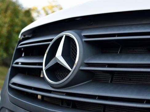 Used 2024 Mercedes-Benz Sprinter 2500 image 4