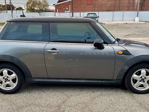 Used 2010 MINI Cooper Hardtop image 4