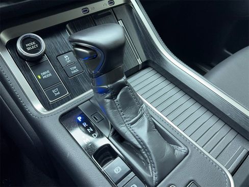 Used 2025 Lexus GX 550 w/ Accessory Package (2T) image 31