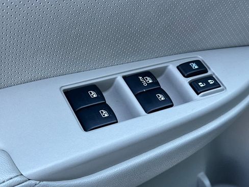 Used 2013 Subaru Legacy 2.5i Limited image 13