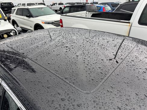 Used 2011 Chrysler 300 Limited w/ Luxury Group image 5