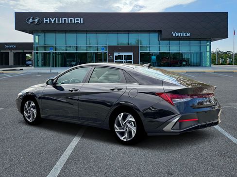 New 2026 Hyundai Elantra Limited FWD image 23