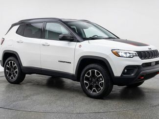 Used 2025 Jeep Compass Trailhawk video 1