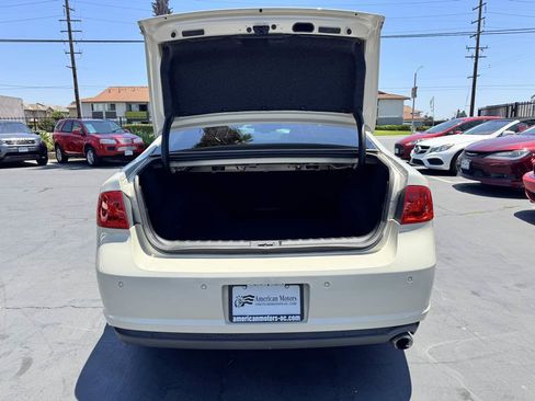 Used 2011 Buick Lucerne CXL FWD image 24