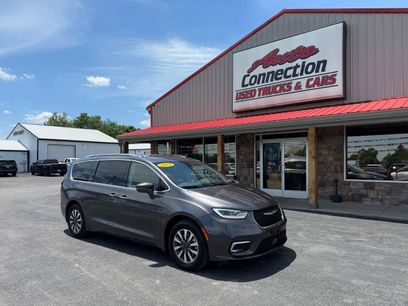 Used 2021 Chrysler Pacifica Touring-L