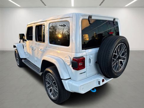 Used 2023 Jeep Wrangler Unlimited Sahara image 4
