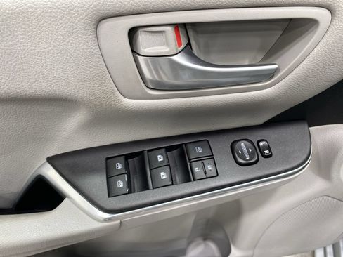 Used 2016 Toyota Camry LE FWD image 13