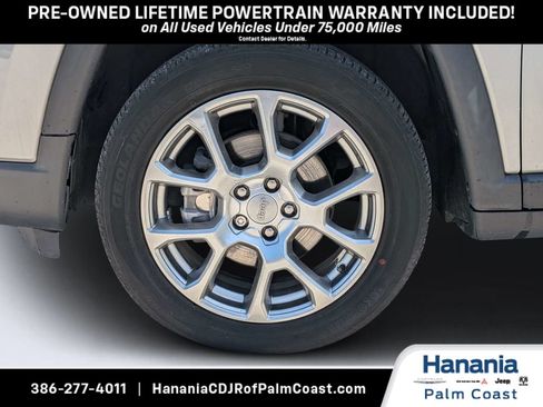 Used 2022 Jeep Compass Latitude w/ Sun and Sound Group AWD/4WD image 11