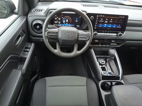 Used 2024 Chevrolet Colorado Trail Boss w/ Technology Package image 2