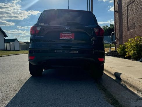 Used 2019 Ford Escape SE image 4