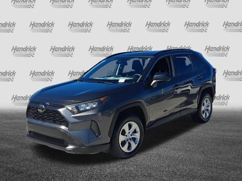 Used 2019 Toyota RAV4 LE image 4