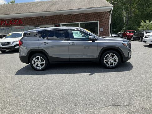 Used 2018 GMC Terrain SLE AWD/4WD image 4