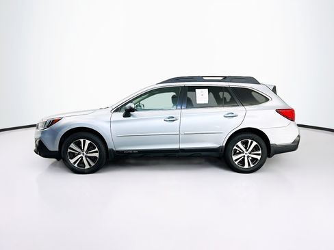 Used 2018 Subaru Outback 2.5i Limited AWD/4WD image 4