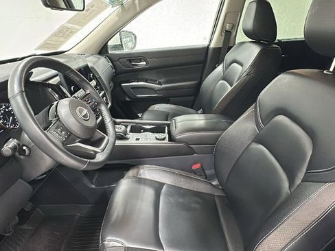 Used 2023 Nissan Pathfinder SL image 10
