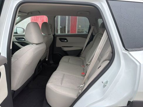 Used 2025 Nissan Rogue SV FWD image 14