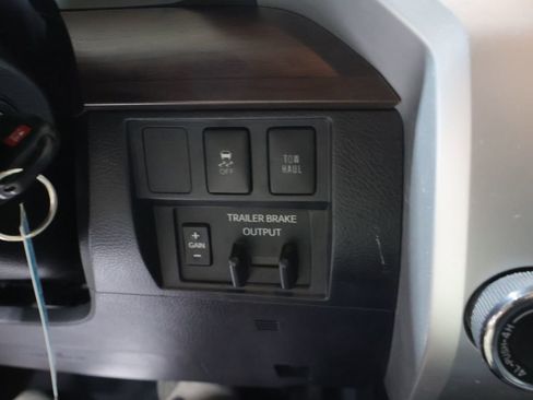 Used 2019 Toyota Tundra Limited AWD/4WD image 28
