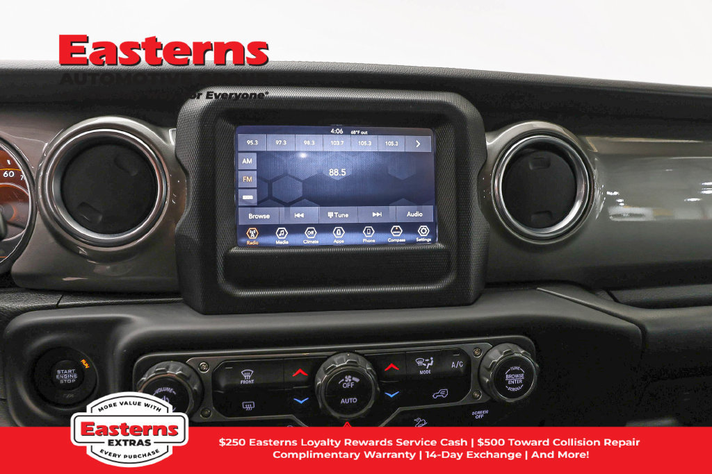 Used 2018 Jeep Wrangler Unlimited Sahara AWD/4WD image 13