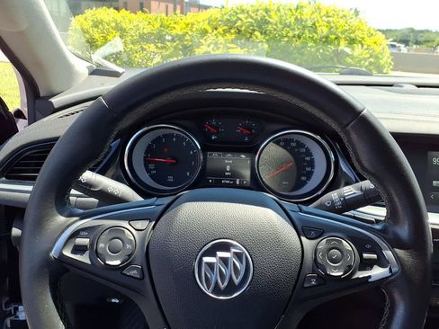 Used 2018 Buick Regal Preferred FWD image 11
