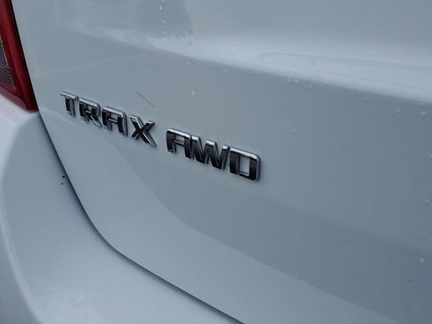 Certified 2022 Chevrolet Trax LT w/ LT Convenience Package image 10