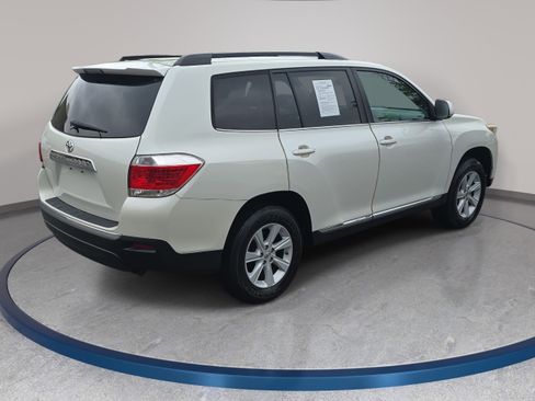 Used 2013 Toyota Highlander SE FWD image 5