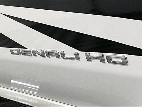 Used 2022 GMC Sierra 3500 Denali w/ Denali Ultimate Package image 8