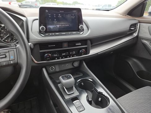 Used 2023 Nissan Rogue SV FWD image 29